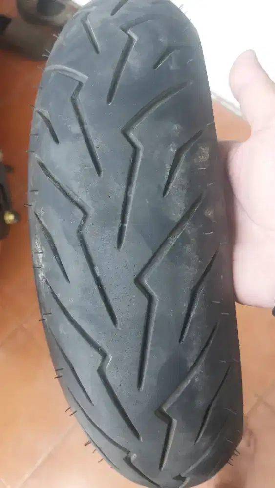 Ban pirelli 120/70 R13 85% msh tebel dan gondrong tqmbalan 1 tiptop