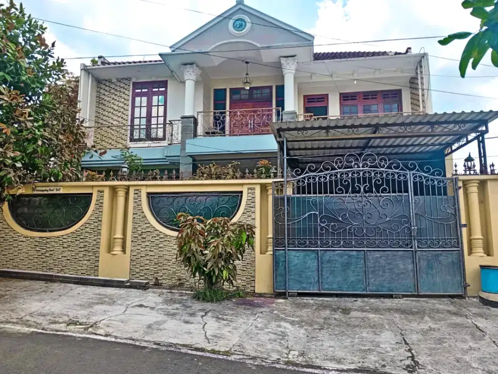 Hanya 5,3 Miliar, Rumah Mewah 2 Lantai Siap Huni di Banyumanik Semarang!