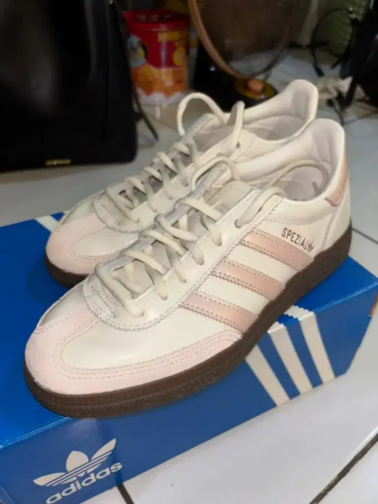 adidas spezial pink