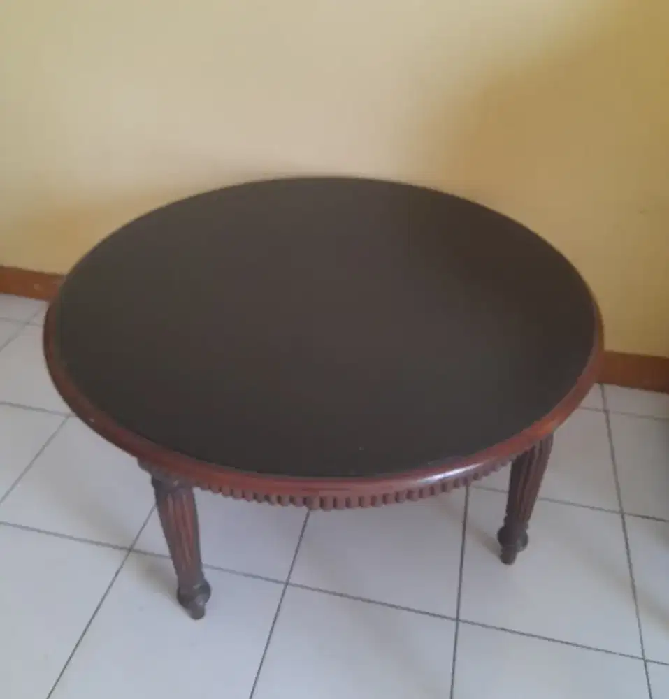 Meja Bulat Jati