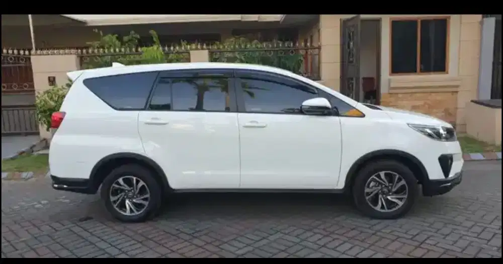 Innova Reborn G Diesel Matic