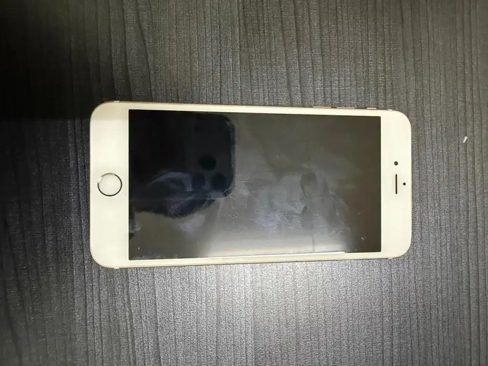 Dijual iPhone 6 Plus warna Gold