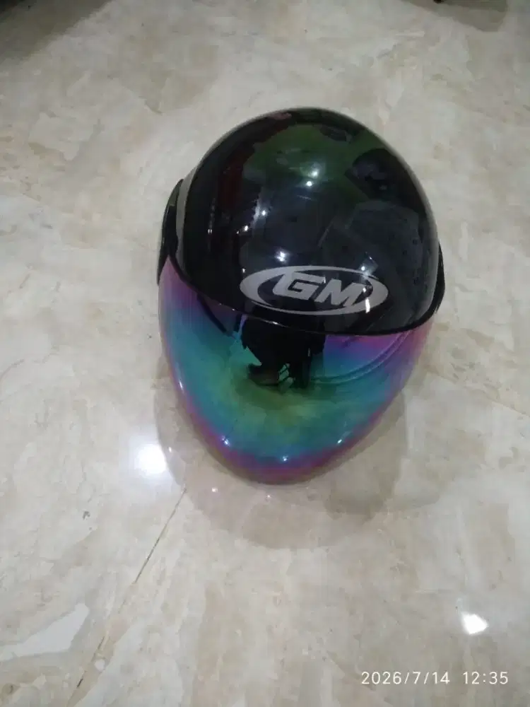 Jual helm merk GM ORI masih mulus tinggal pake
