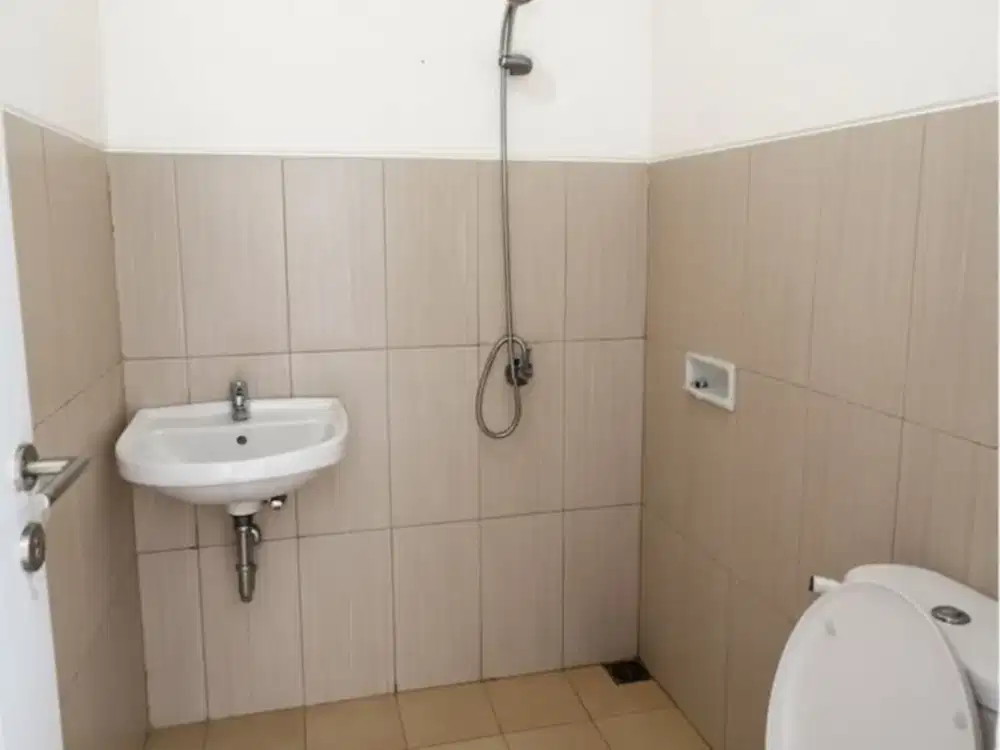 Rumah Siap Huni di Serpong Lagoon
