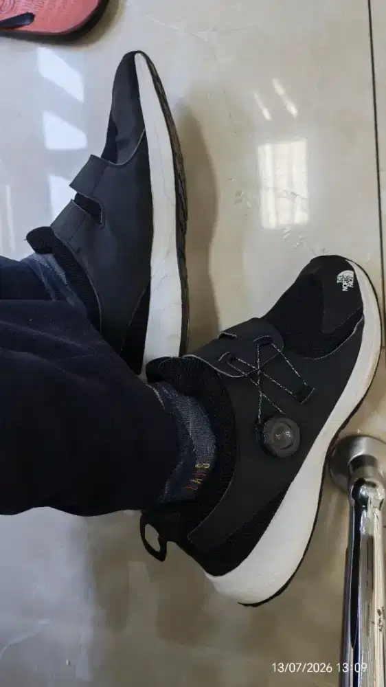 Sepatu Tnf Hitam Boa 40,5 Mulus