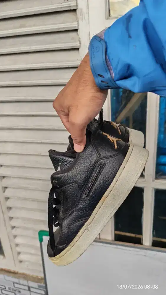 Sepatu Hitam size 38 Mulus