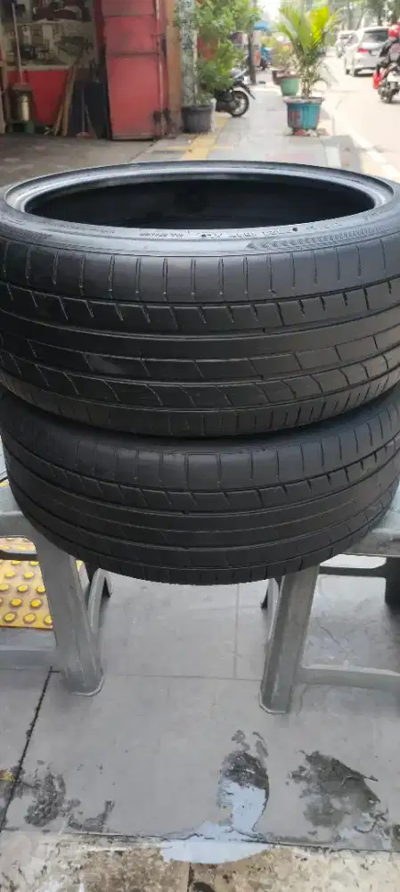 2ban Range Rover 275/40/R22 Accelera Iota 90% hub Wa gan