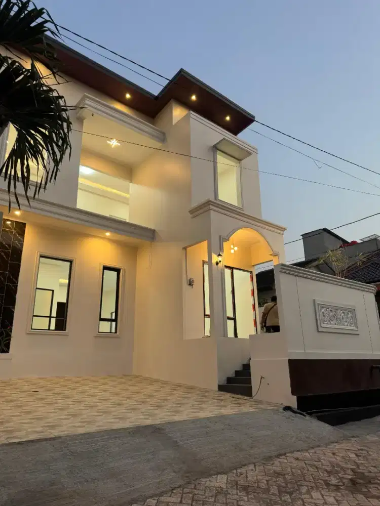 Rumah Sultan di Manyaran Semarang Barat