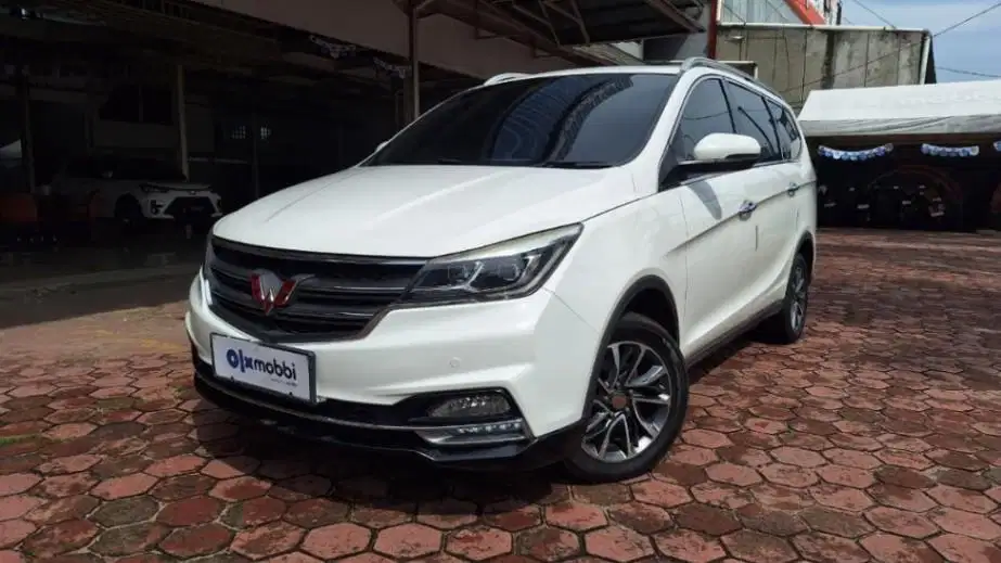 DP MURAH Wuling Cortez 1.8 L Lux AMT Bensin-AT 2018 Putih CKOGB