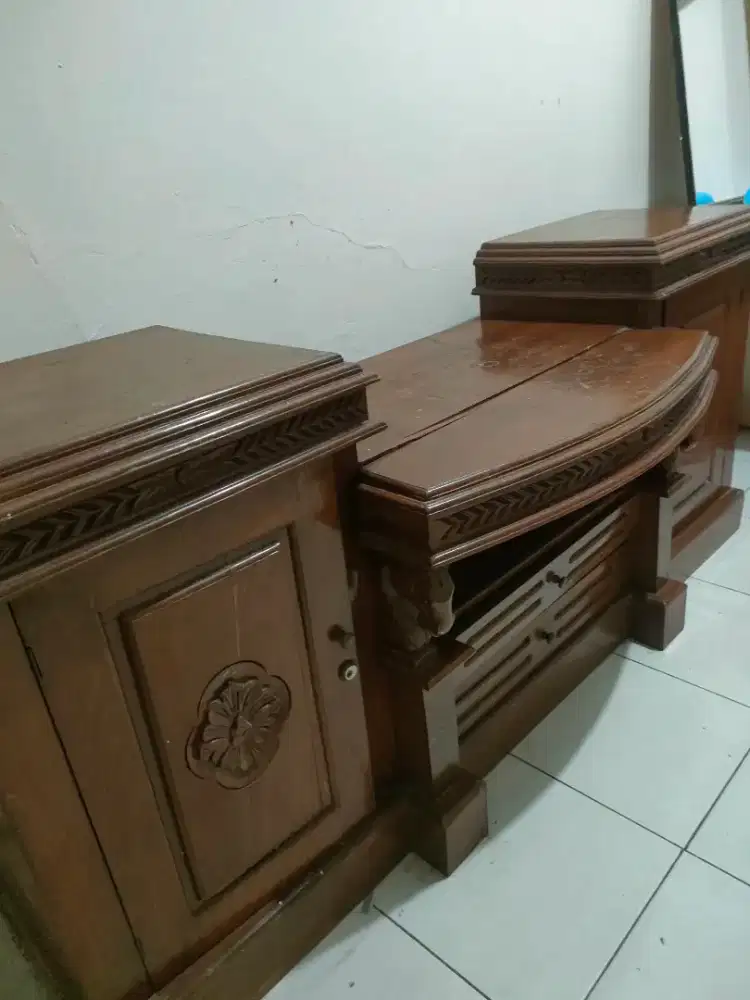 Dijual Meja tv jati, Lemari , meja kantor plus kursi. Second
