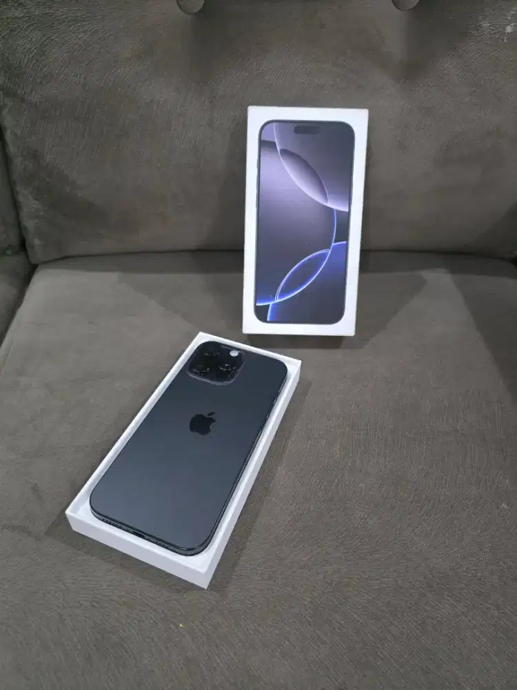Iphone 16 pro max 1TB Resmi Ibox Black titanium mulus