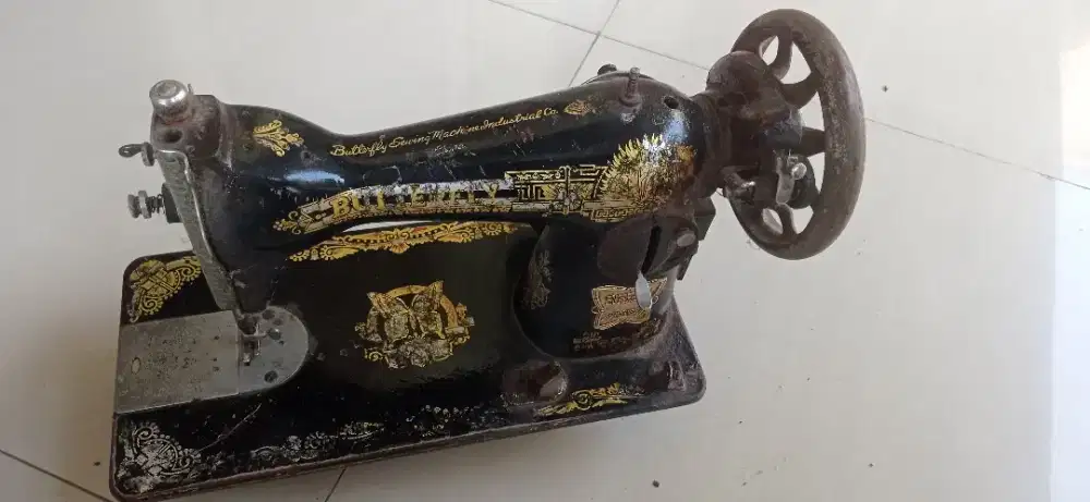 Mesin jahit butterfly