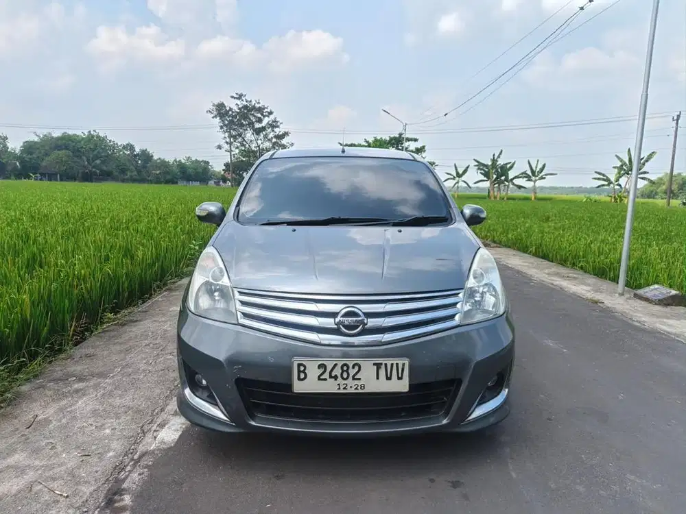 Di jual grand livina ULTIMATE th 2012 matic