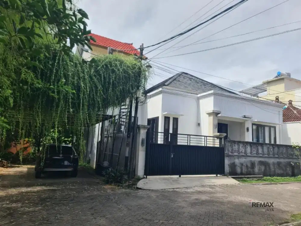 Rumah Hook 4 Kamar Tidur Dijual di Taman Griya Jimbaran Area