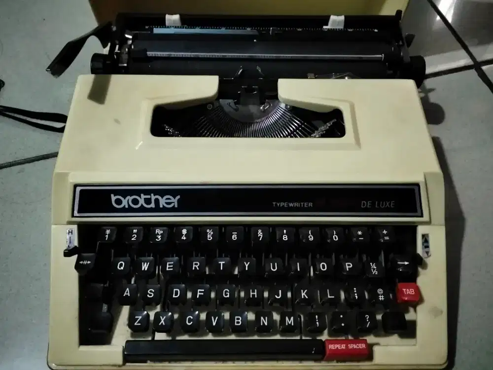 Mesin Tik Brother M 2000 DeLuxe