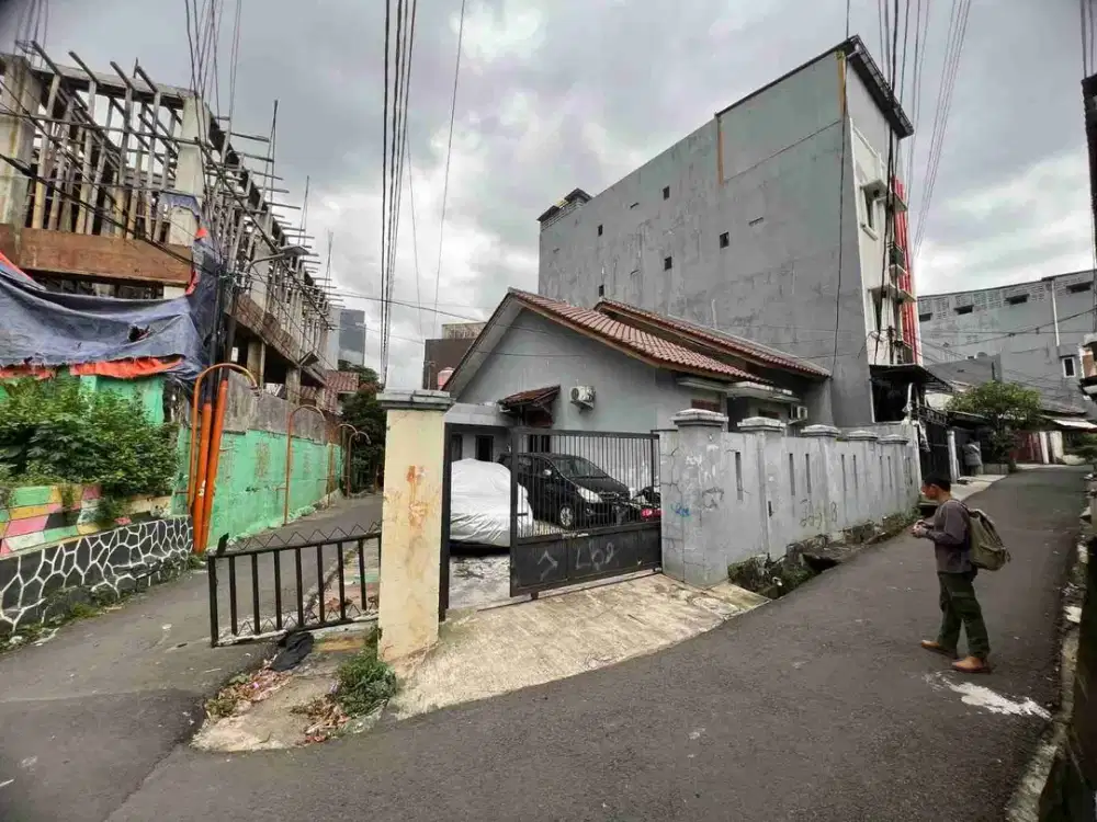 Dijual Rumah daerah Kebon Kacang Jakarta Pusat cocok juga untuk usaha kos²an mudah akses harga nego wajar dekat jantung kota