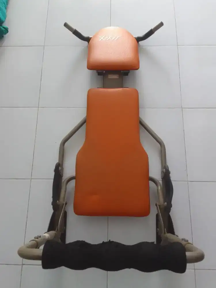 Alat olah raga perut merk X FIT