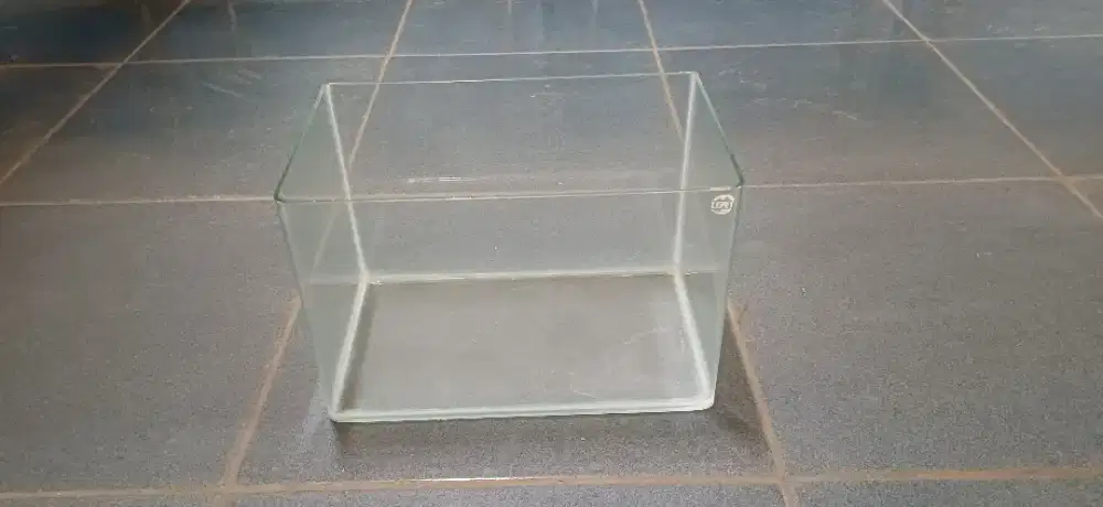 Aquarium Lepet 30 × 18 cm – Kondisi Bagus