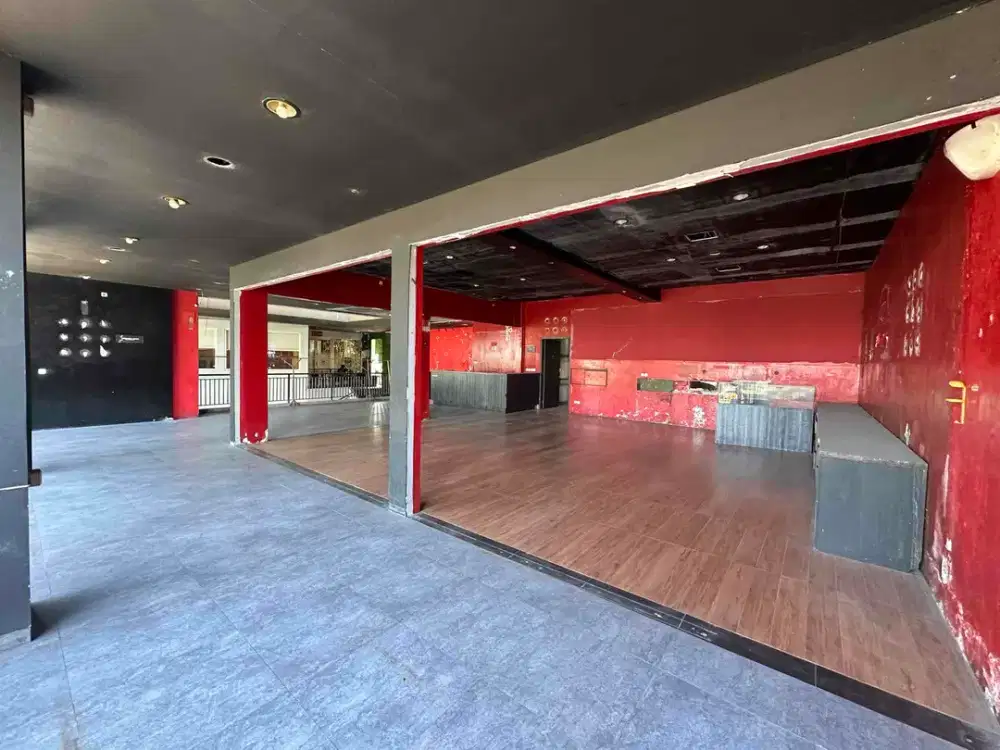 Disewakan ruko / ruang usaha untuk cafe, showroom , raya babatan unesa , dkt Loop Graha Wiyung