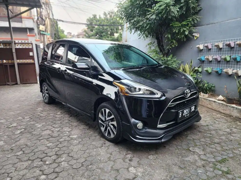 Toyota Sienta Q 1.5 AT Tahun 2016 Istimewa
