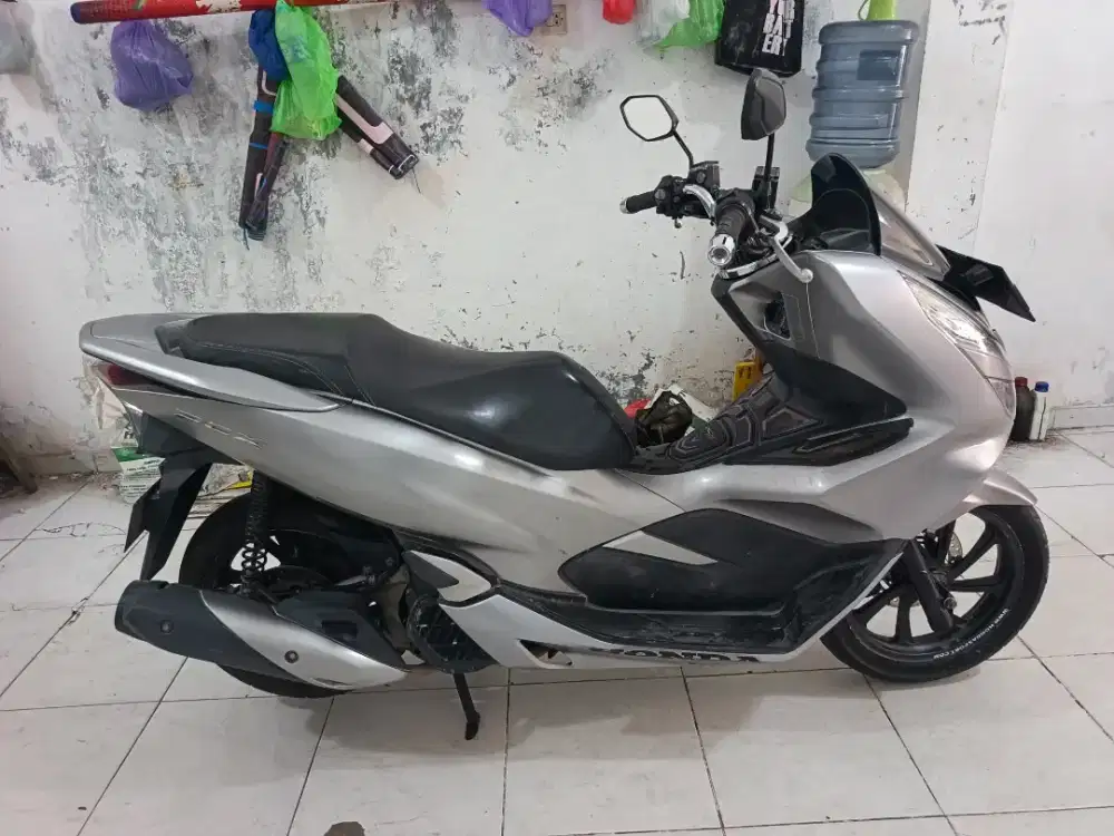 Jual beli PCX th2018 samping kompelik Andika hairi motor bjm