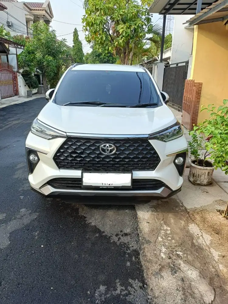 Veloz 2022  White Pearl (Putih Mutiara)