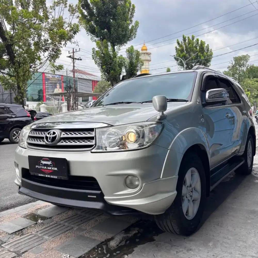 Toyota Fortuner 2.5 Diesel / Solar G TRD Sportivo AT 2011 Silver