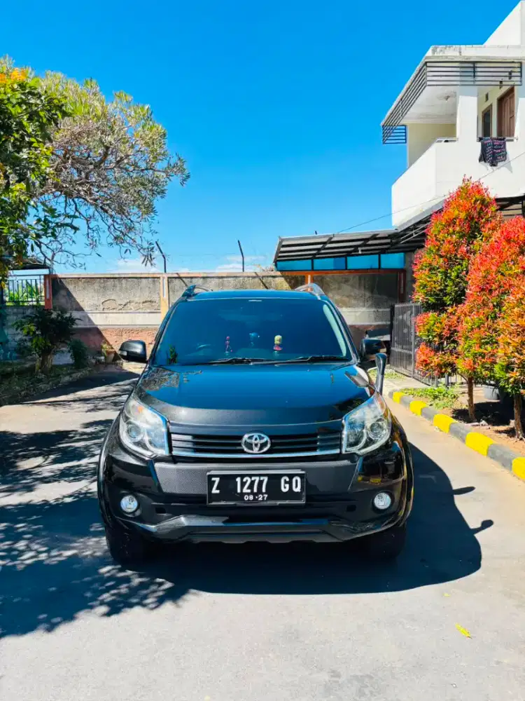 Dijual Toyota Rush Type G Manual Hitam Tahun 2015.
