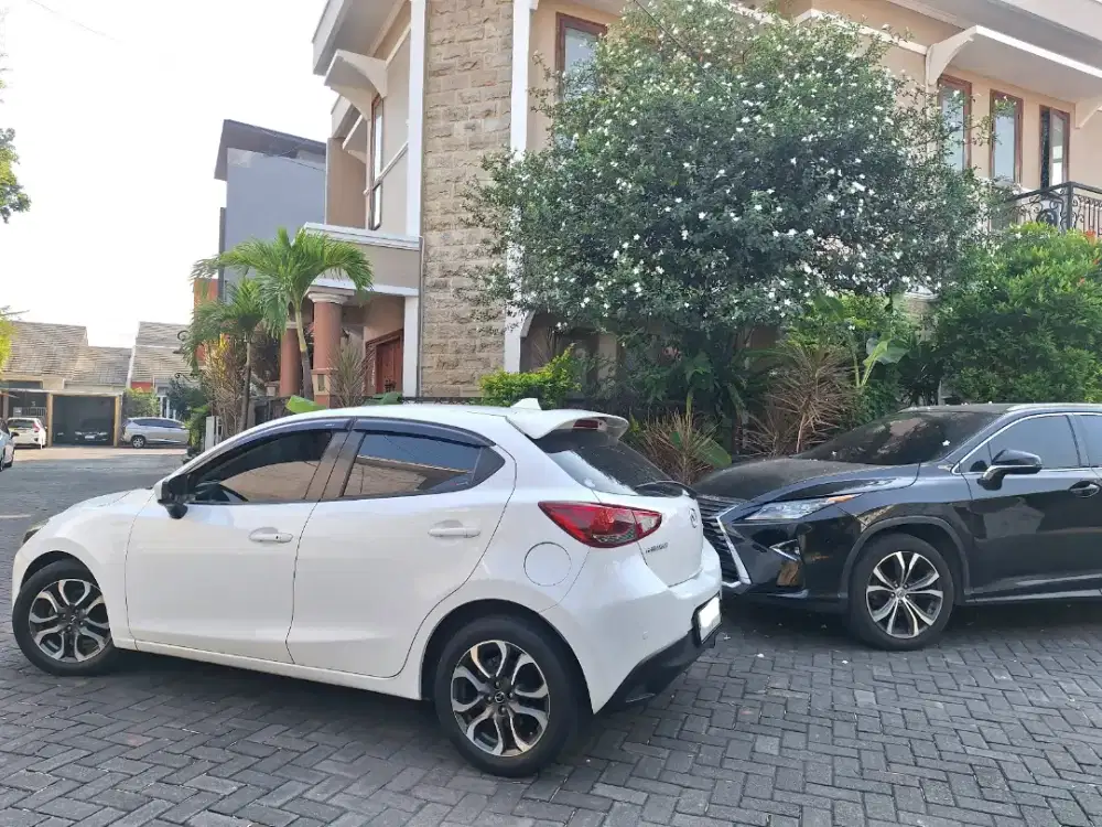 CASH TIMELESS MAZDA 2 R Skyactiv 2015 GANTENG