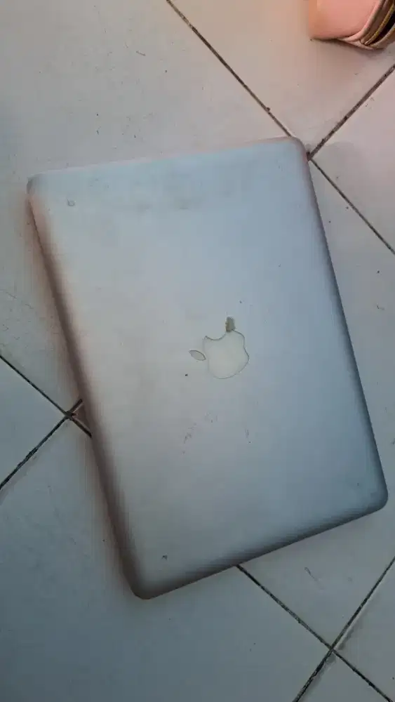 macbook jadul bekas