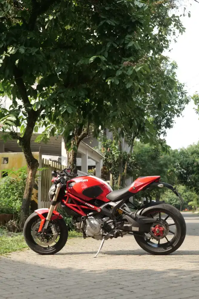 DIJUAL MURAH DUCATI MONSTER 1100 EVO FULL PAPER NEGO SAMPE JADI