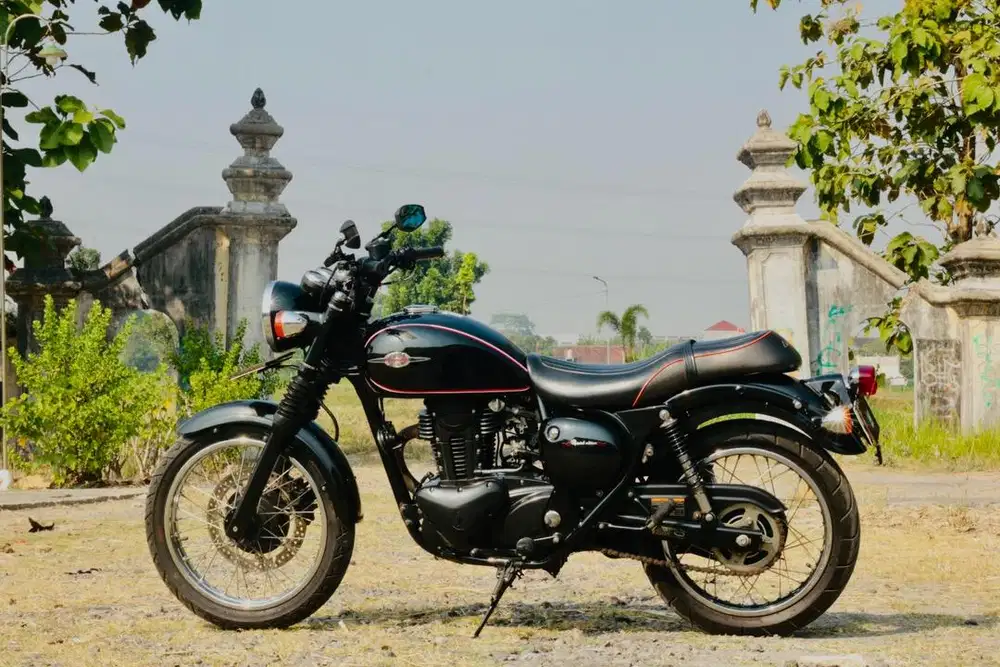 Kawasaki estrella w250 like new er6F Classic 350 hunter350
