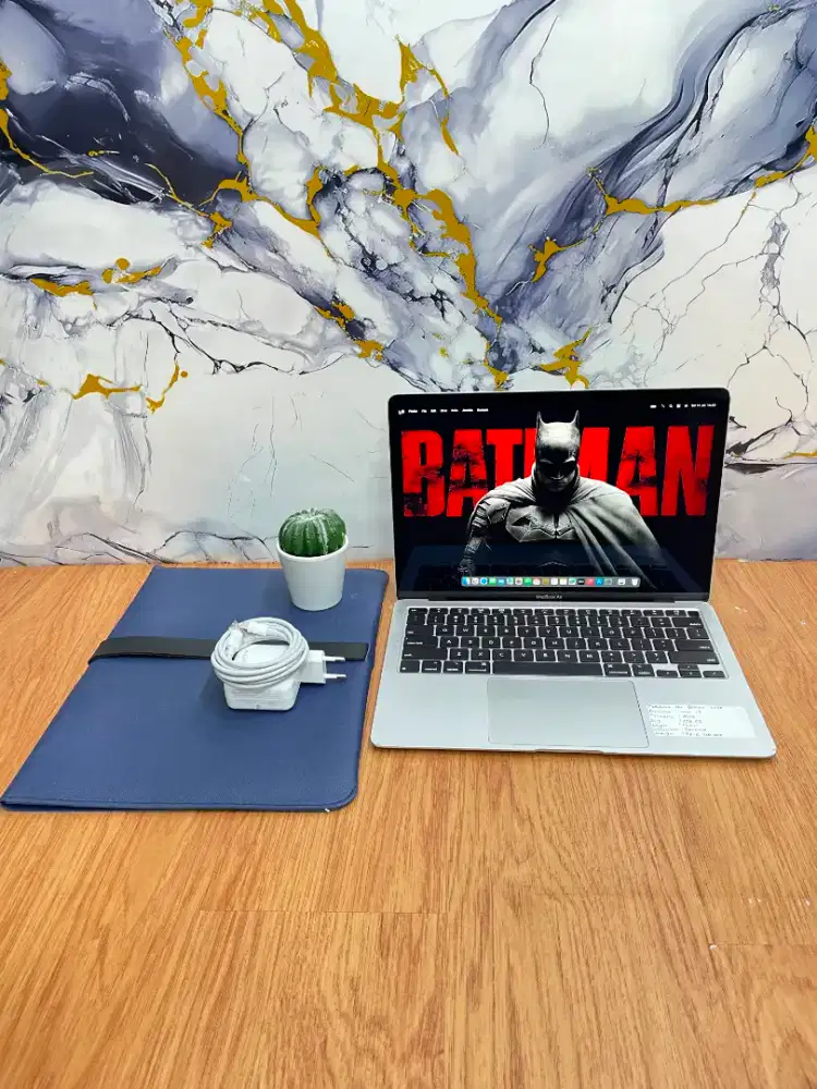 Macbook Air Retina 13 inci 2020
