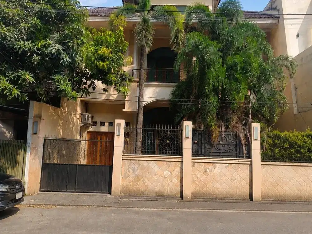 Rumah Hitung Tanah Tanjung Duren cocok jadi Rumah Kost Row 3 mobil