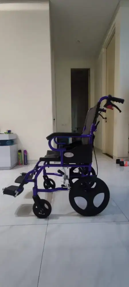 Kursi Roda MER'S Original – Kondisi Sangat Baik