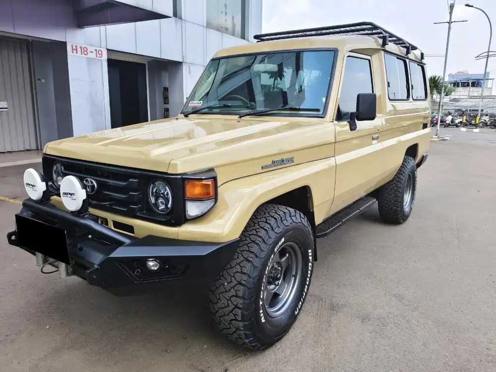 Toyota Land Cruiser LC70 Bundera (78 Troop Carrier)2006 4x4 MT Classic