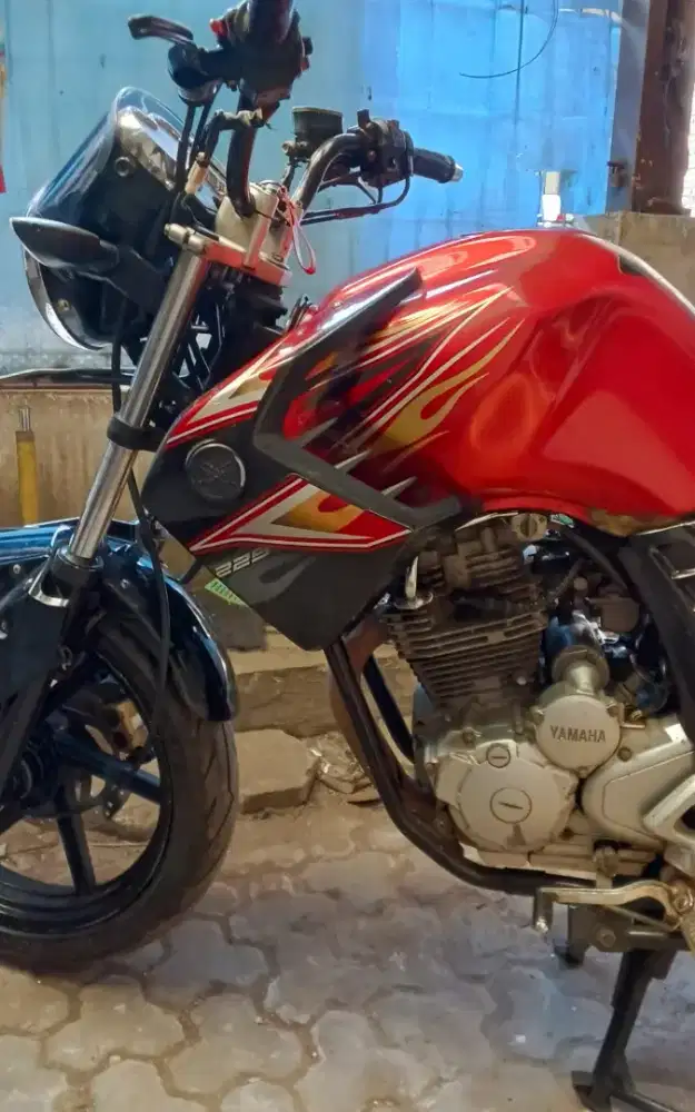 Yamaha scorpio z new pajak isi panjang lengkap mesin bagus