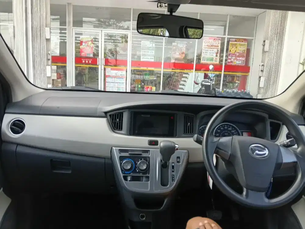 Daihatsu sigra R at delux 2020 B dki selatan