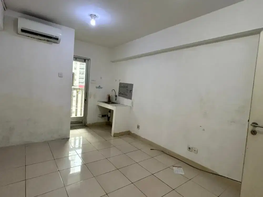 Apartemen Green Bay Pluit Studio Unfurnished View Pool Tower Depan Loh!!