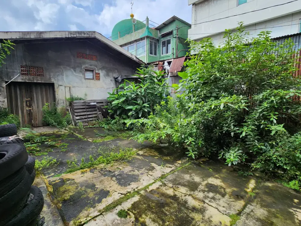 Kavling tanah berikut Bengkel bubut dan Rumah Kontrakan di Cawang Jakarta Timur
