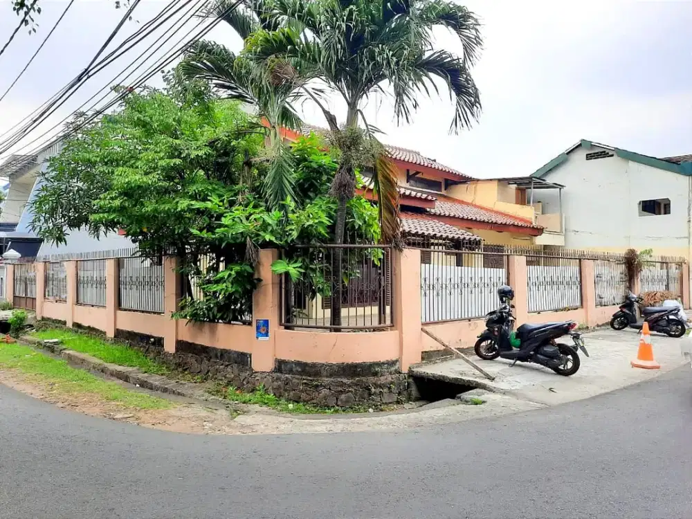 Rumah Hoek Tanjung Duren cocok jadi Rumah Kost