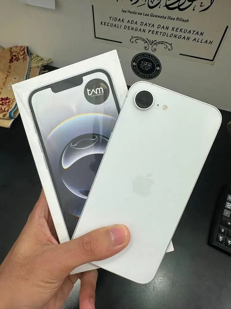 Iphone 16e 128gb resmi like new