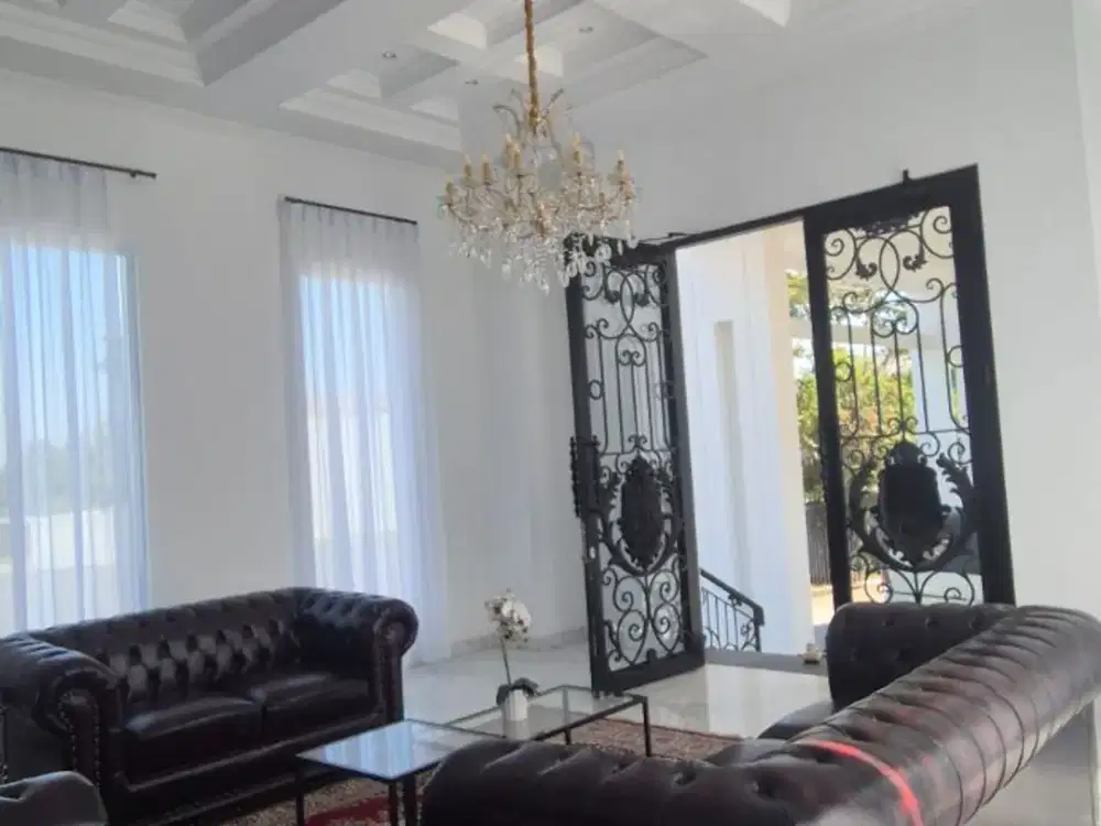 Luxury Lake View House, Berlokasi DI Cluster Elite Kota Baru Parahyangan, Bandung