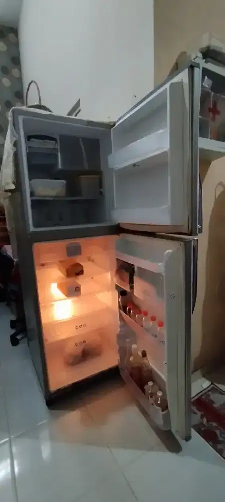 Kulkas Panasonic 2 pintu