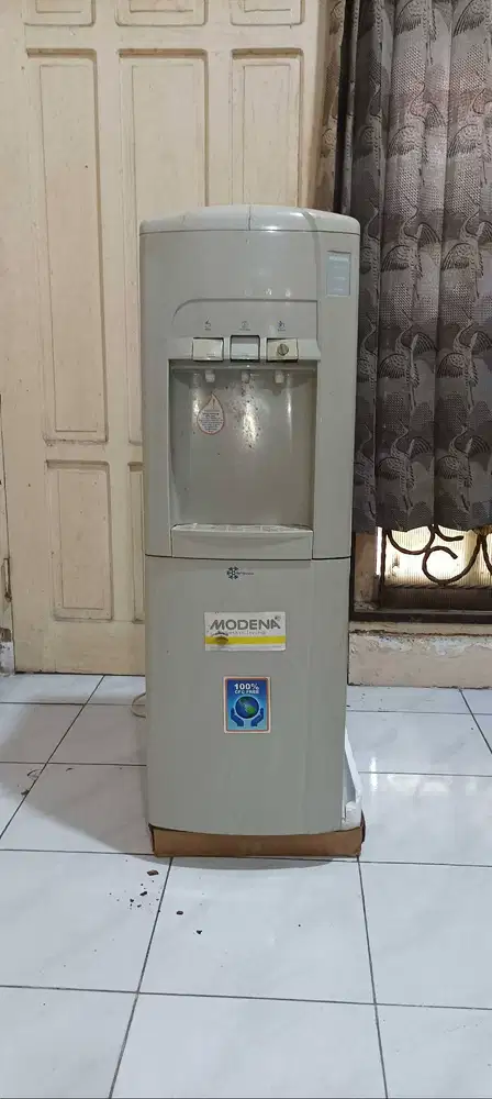 Dispenser Modena Bekas