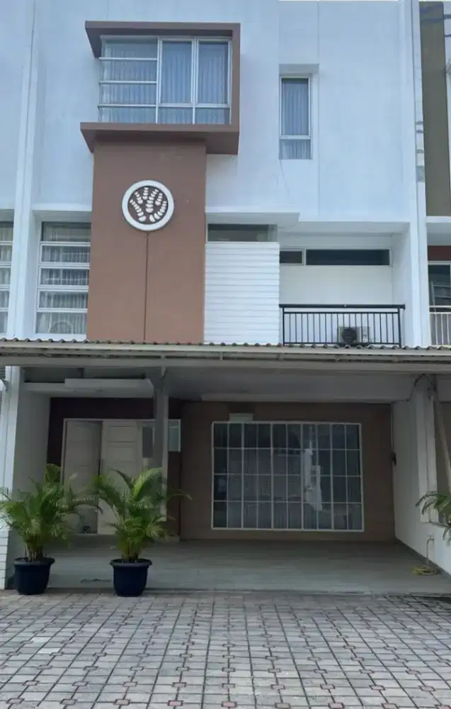 Sewa Rumah Baru Minimalis 
Gading Lavender Kelapa Gading Jakarta Utara