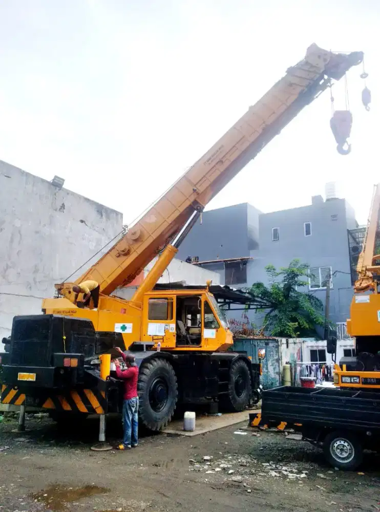 Raughterain crane Kobelco 45 ton
