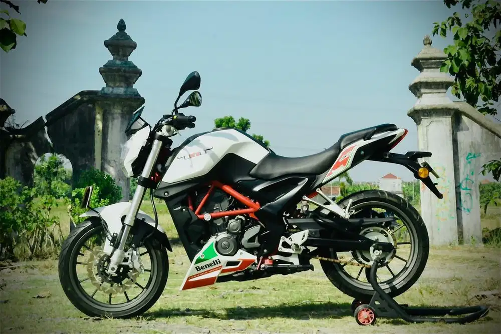 Benelli TNT 250 mulus FP mesin sehat masih seperti baru low KM