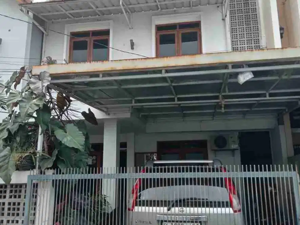rumah 2,5 lantai komplek Arcamanik endah jalan kaki ke griya