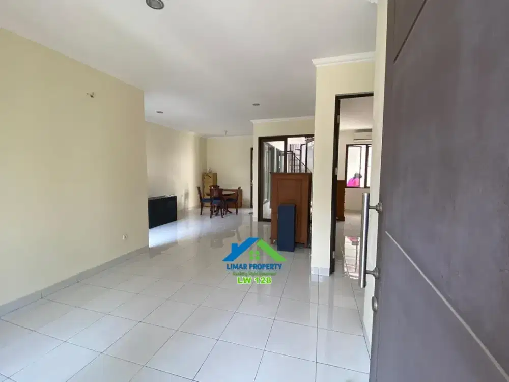 Rumah Luas Harga Bagus di Lokasi Favourite Legenda Wisata Cibubur